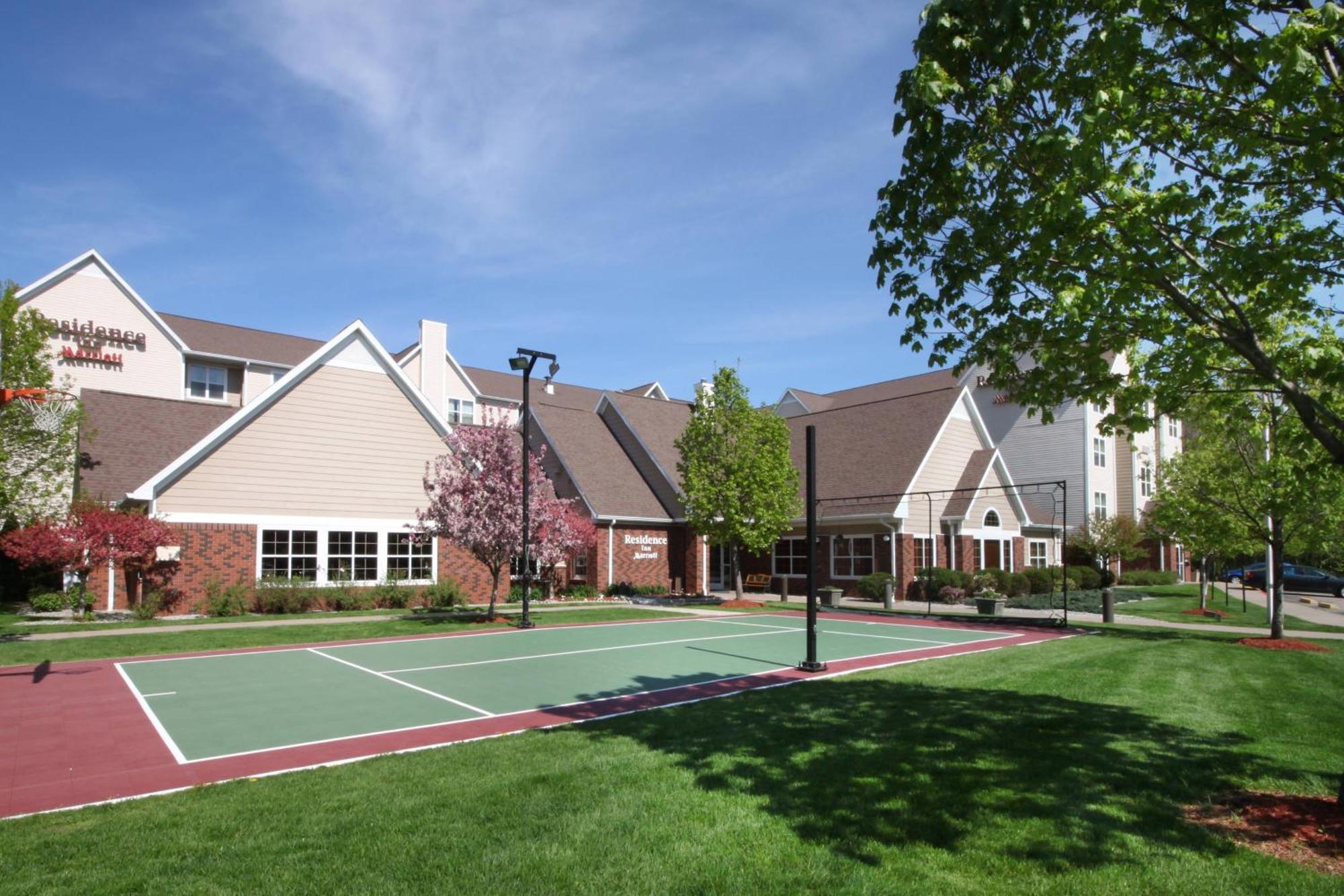 Residence Inn By Marriott West Springfield Bagian luar foto