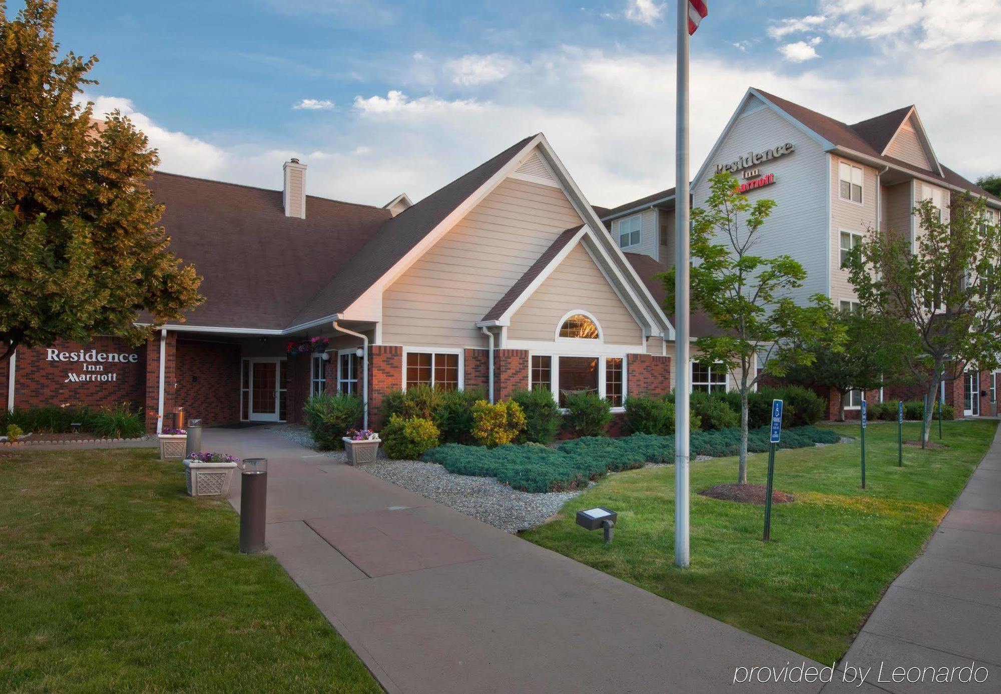 Residence Inn By Marriott West Springfield Bagian luar foto