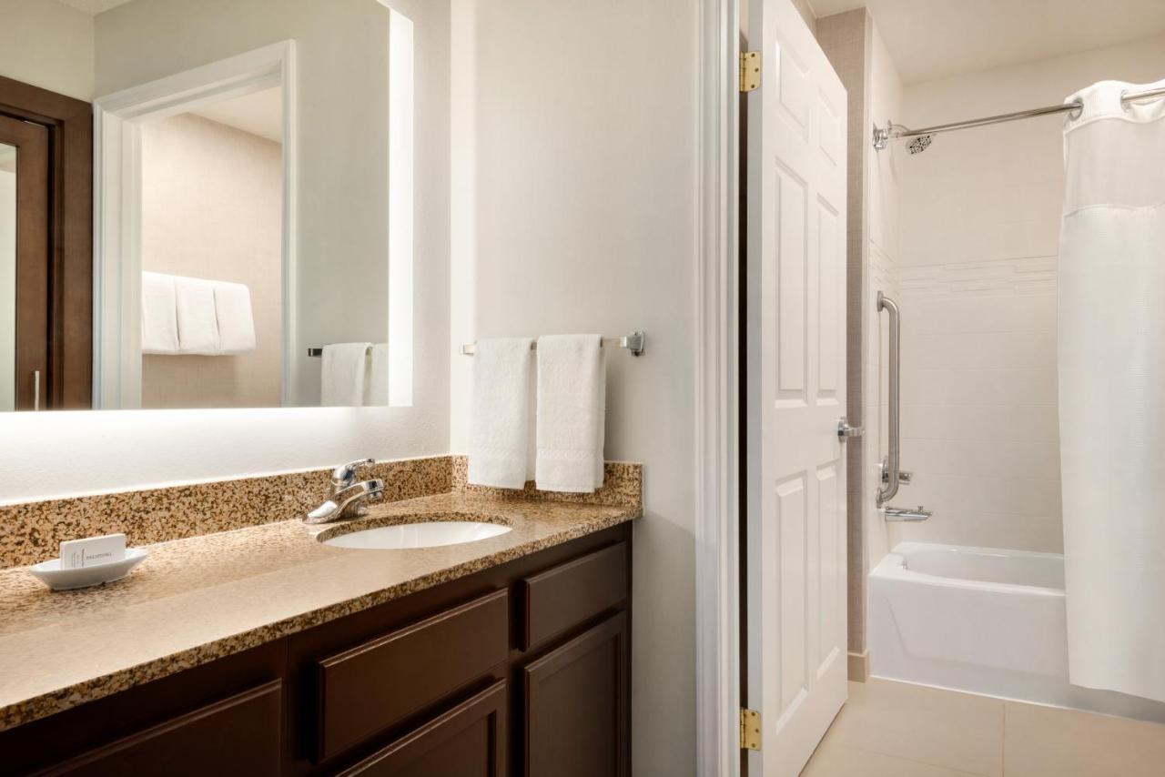 Residence Inn By Marriott West Springfield Bagian luar foto